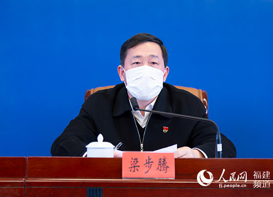 博彩网站平台党组成员、副局长梁步腾.jpg