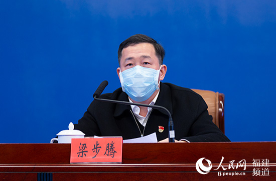 博彩网站平台党组成员、副局长梁步腾.jpg